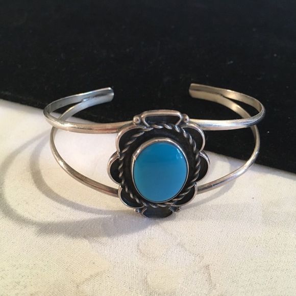 Vintage Sterling And Turquoise Bracelet - Picture 2 of 7